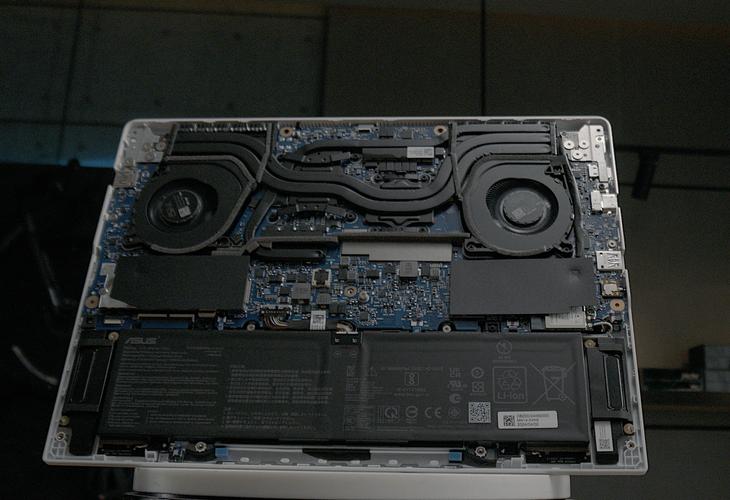 AMD銳龍AI 9領(lǐng)銜，2.5K 165Hz電競(jìng)屏加持 華碩天選Air全線(xiàn)拉滿(mǎn)的次世代游戲本
